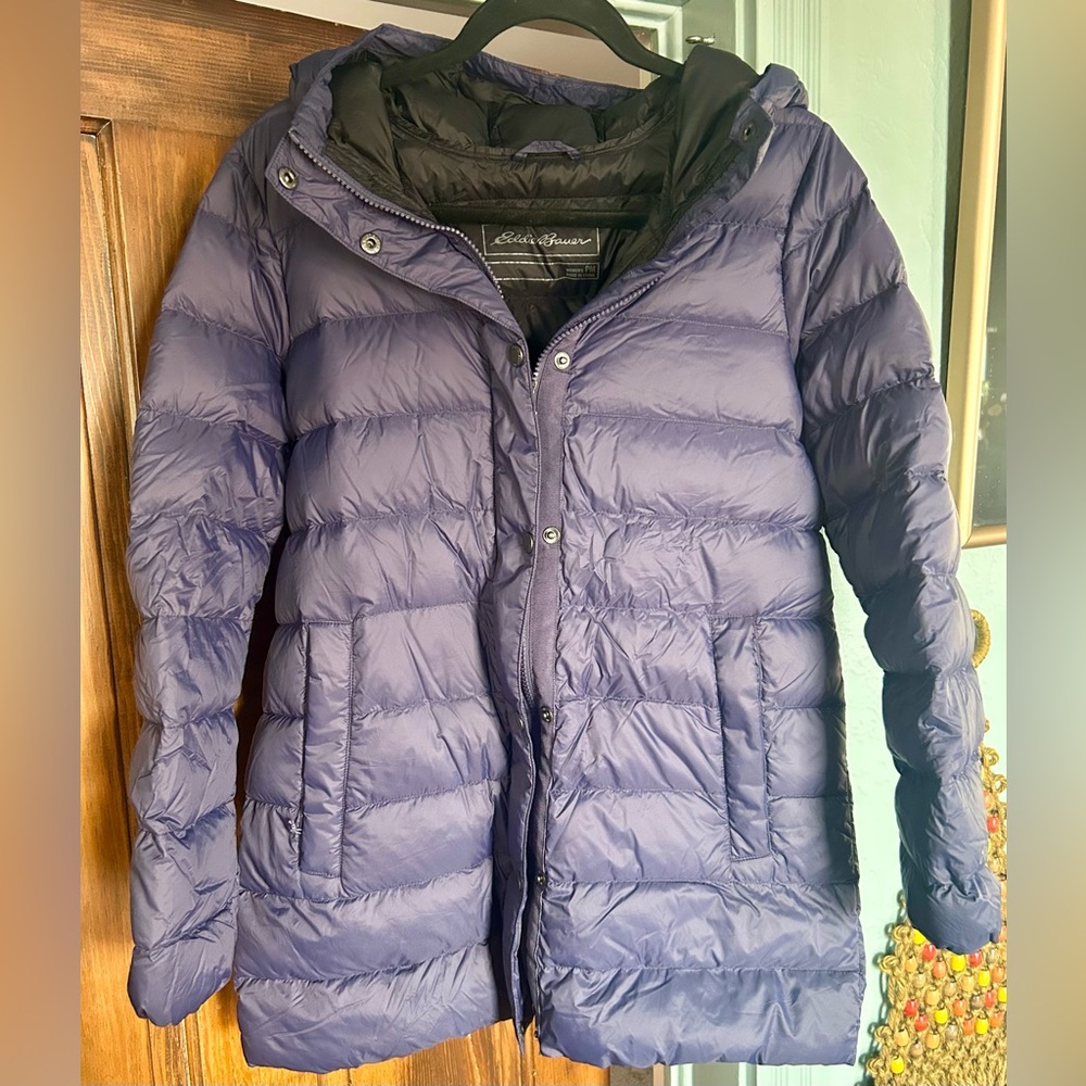 Excellent Eddie Bauer Dark Purple Down Puffer Coat, women’s medium.